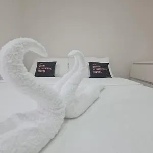  Guest house Mile End- Prime Location