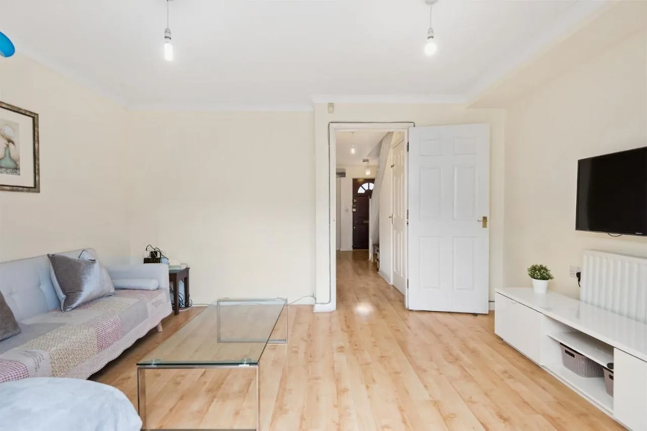 Super 2 Bedroom House Near Canary Wharf, O2 Arena & London Excel For 5 People Casa vacanze