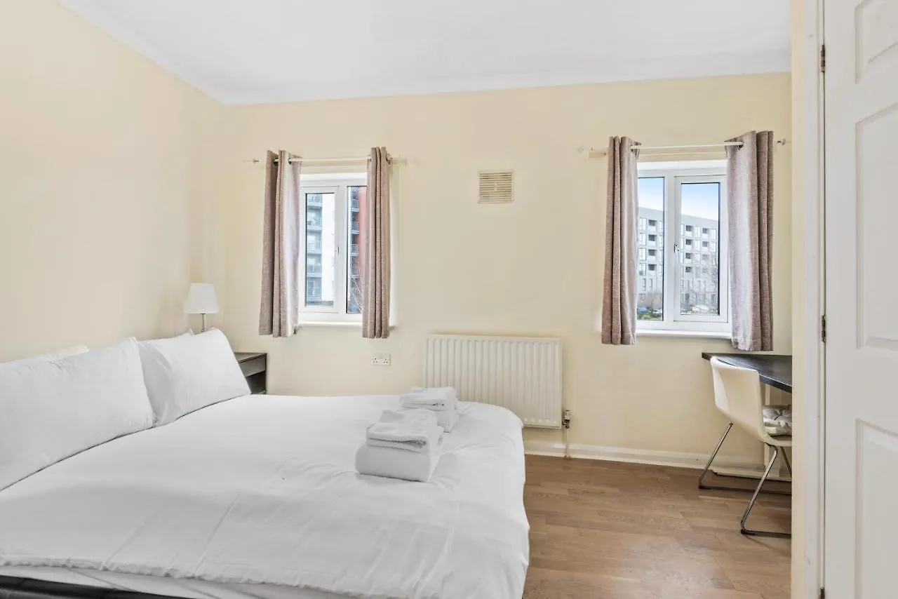 Super 2 Bedroom House Near Canary Wharf, O2 Arena & London Excel For 5 People 0*,  Regno Unito